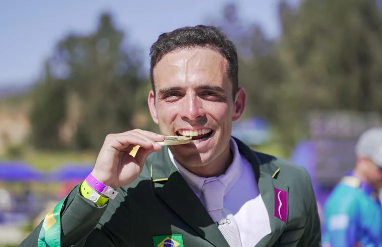 Esportes Stephan Barcha conquista ouro no hipismo saltos do Pan