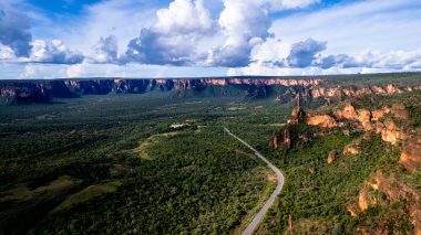 Procon-MT alerta sobre exercício ilegal de guia de turismo; registro profissional é obrigatório