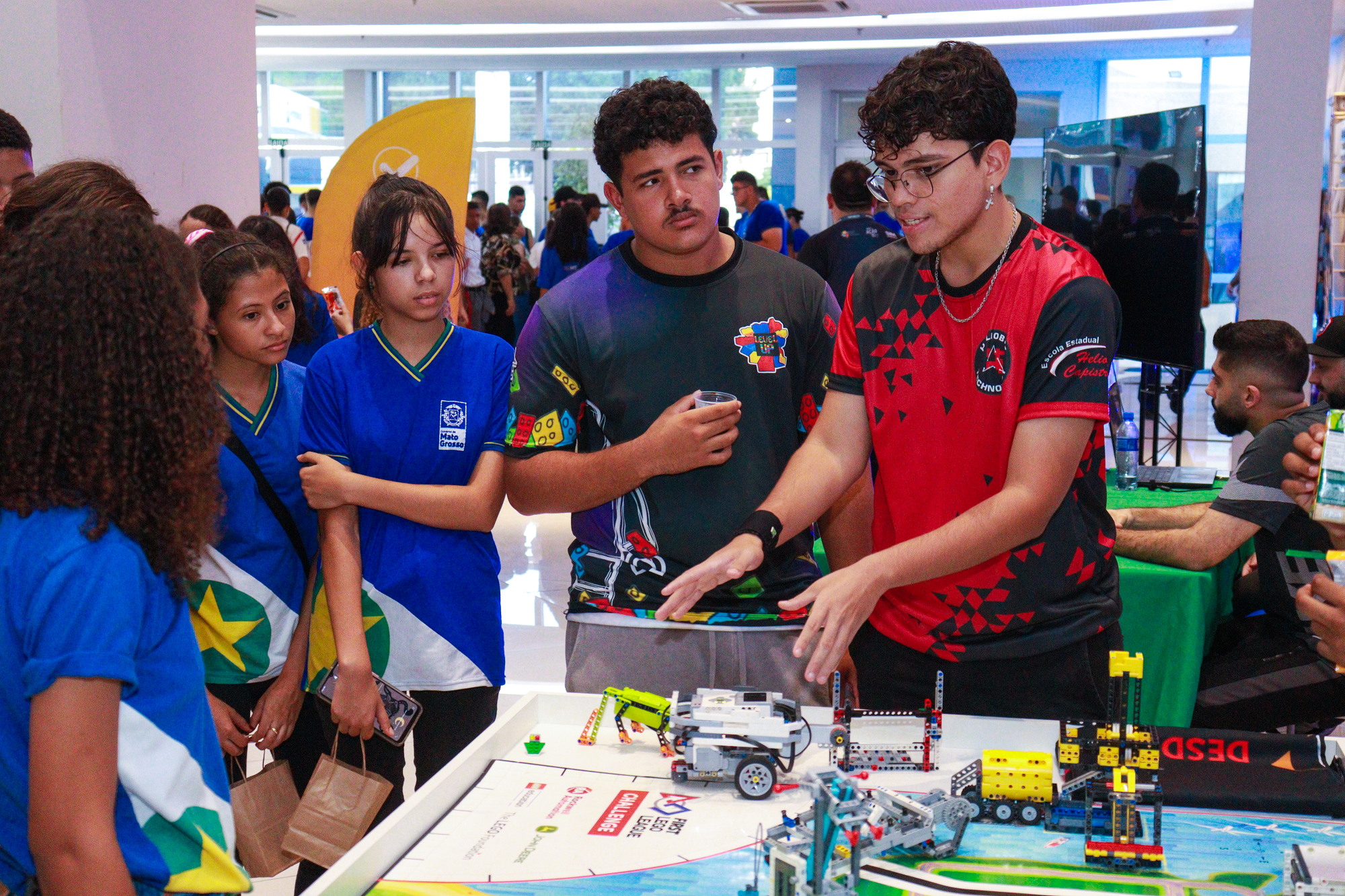 Mais de 500 estudantes da rede estadual participam do 1º Torneio de Robótica de MT
