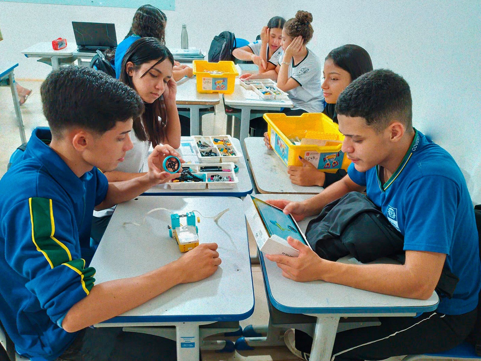 Robótica educacional impulsiona aprendizagem nas escolas da Rede Estadual de Ensino