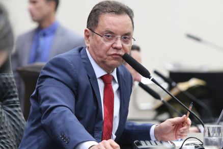 Botelho pretende definir candidatura até o Natal: “Não passa”