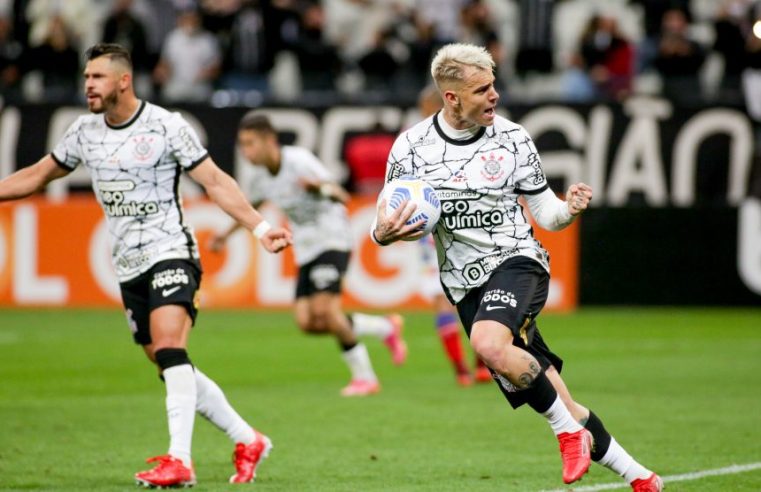 Santos anuncia contratação de meio-campista ex-Corinthians