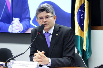 Medeiros: Reforma Tributária visa tapar o rombo do governo Lula