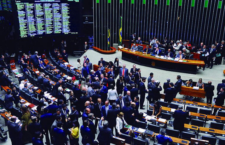 Câmara conclui a aprovação da Reforma Tributária, que segue para promulgação