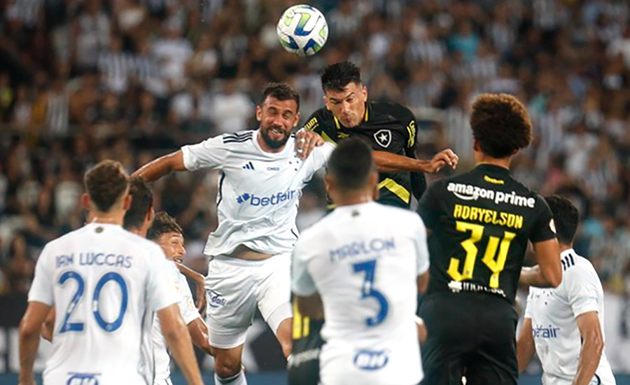 Botafogo empata com Cruzeiro, deixa briga pelo título e sai do G4 do Brasileirão