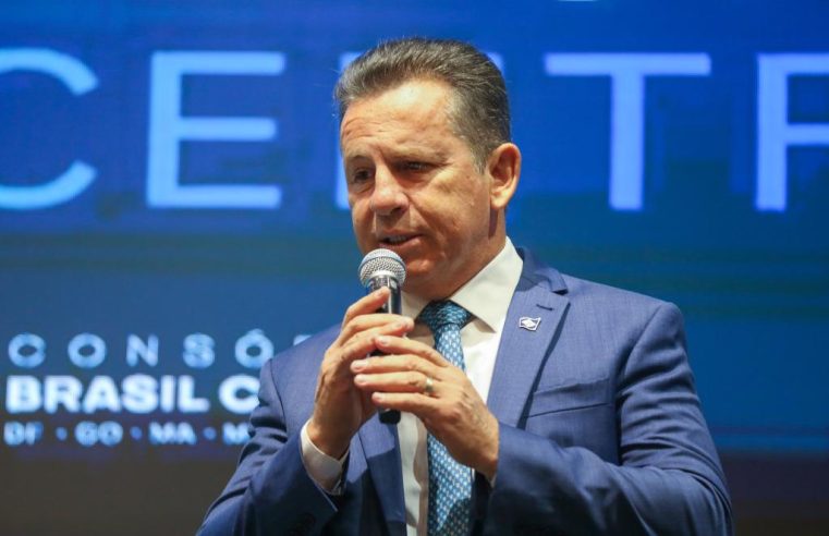 SERVIDORES PREMIADOS Governador: “Estamos incorporando na administração pública as práticas de excelência do mundo privado, como premiações”