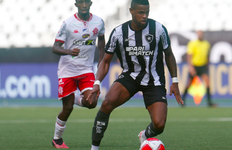 Com time reserva, Botafogo vence o Bangu e continua 100% no Carioca