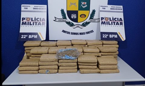Dupla é presa com 80 tabletes de maconha que seriam levados para outro Estado