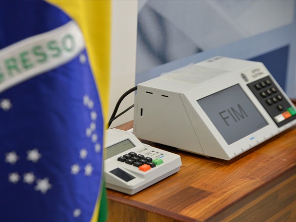 TSE restringe uso de Inteligência Artificial nas eleições de outubro