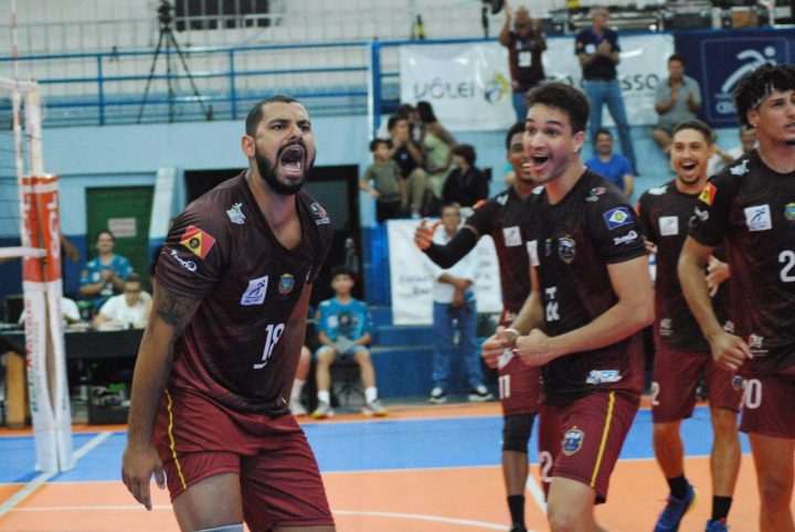 Vôlei Alta Floresta acaba derrotado no tie-break para time paranaense na Super Liga B