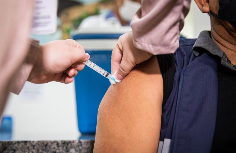 “Vacina é a única medida eficaz para evitar a forma grave da doença”, alerta secretário de Saúde sobre Covid-19