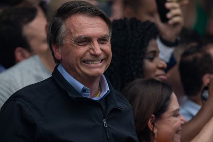 Bolsonaro dispensa vaquinha e cobra apoiadores a não irem a atos paralelos