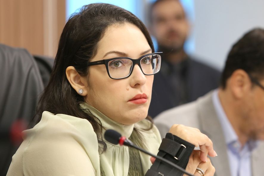 Janaina admite instabilidade e teme reflexos negativos na eleição