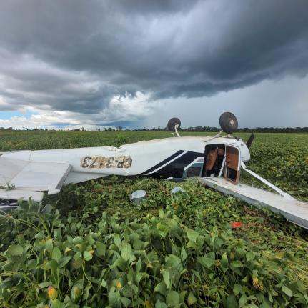 Avião com carga de droga boliviana avaliada em R$ 15 milhões cai em MT