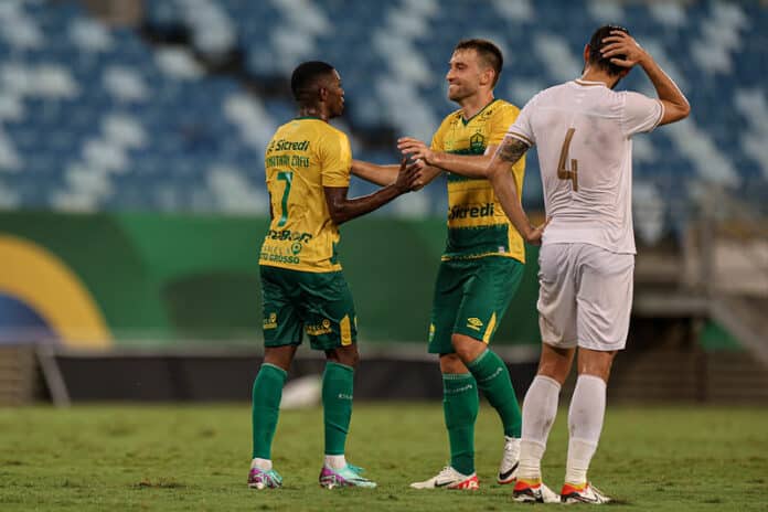 Cuiabá goleia novamente o Brasiliense e garante vaga na semifinal da Copa Verde