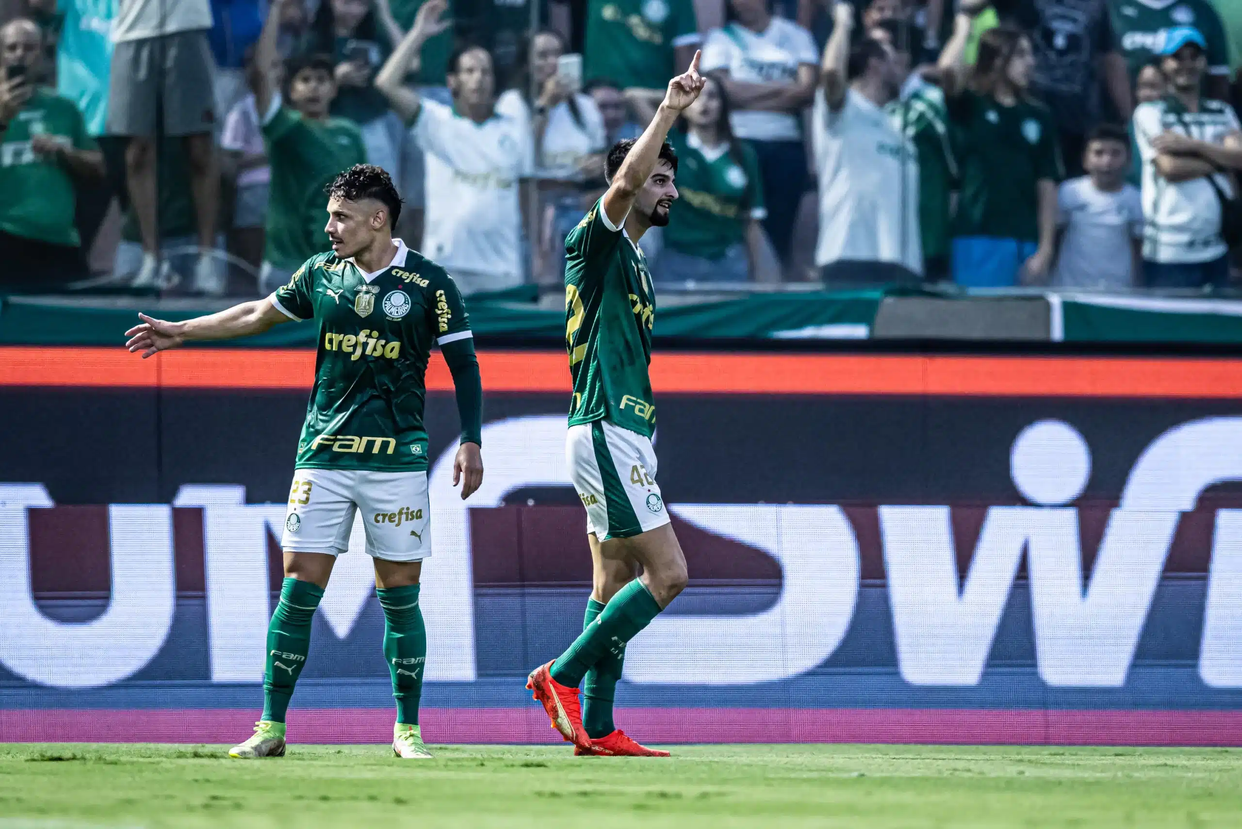Com hat-trick de Flaco López, Palmeiras goleia a Ponte Preta e avança à semifinal do Paulistão