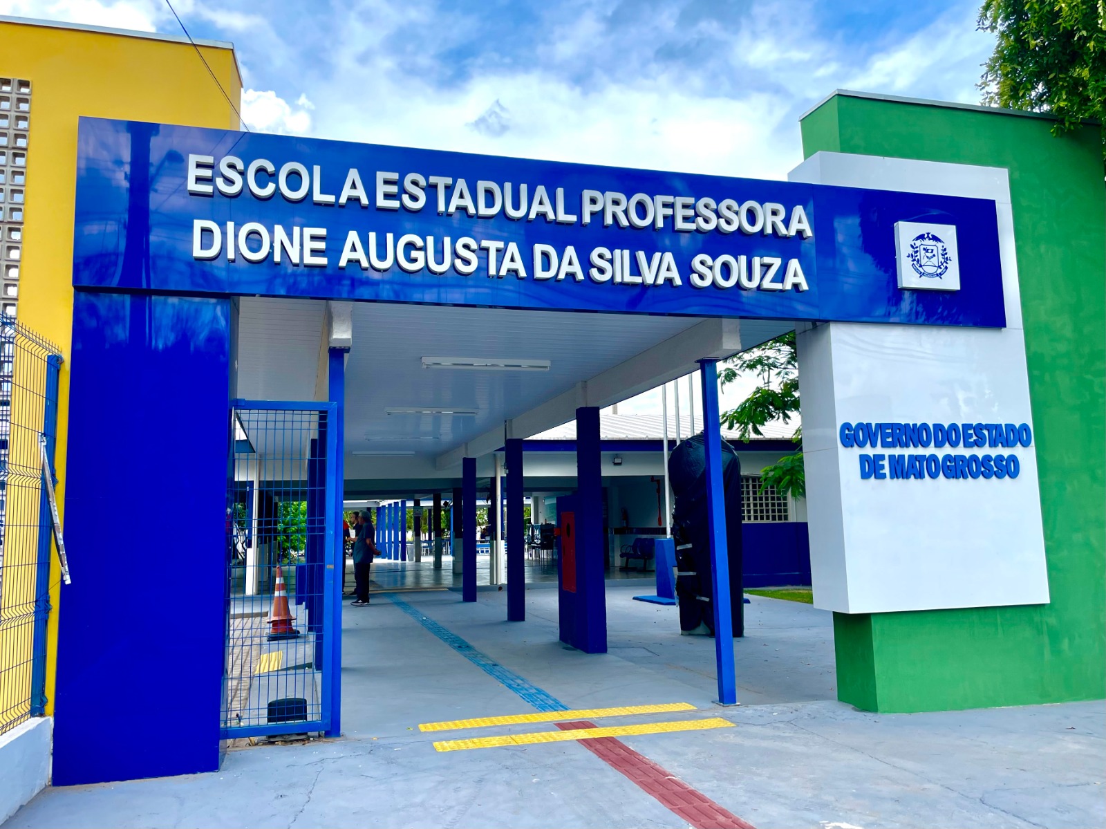 Governo de MT entrega reforma geral de escola estadual em Cuiabá