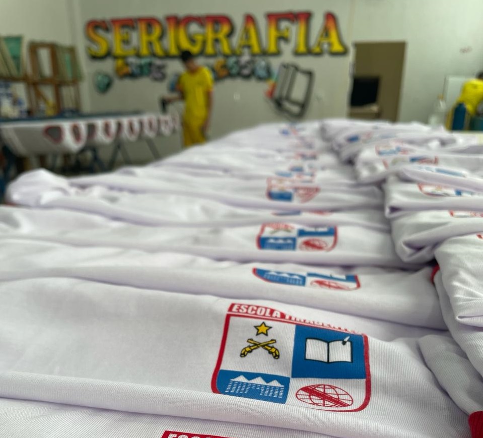 Reeducandos confeccionam 50 mil uniformes para escolas militares e do sistema prisional