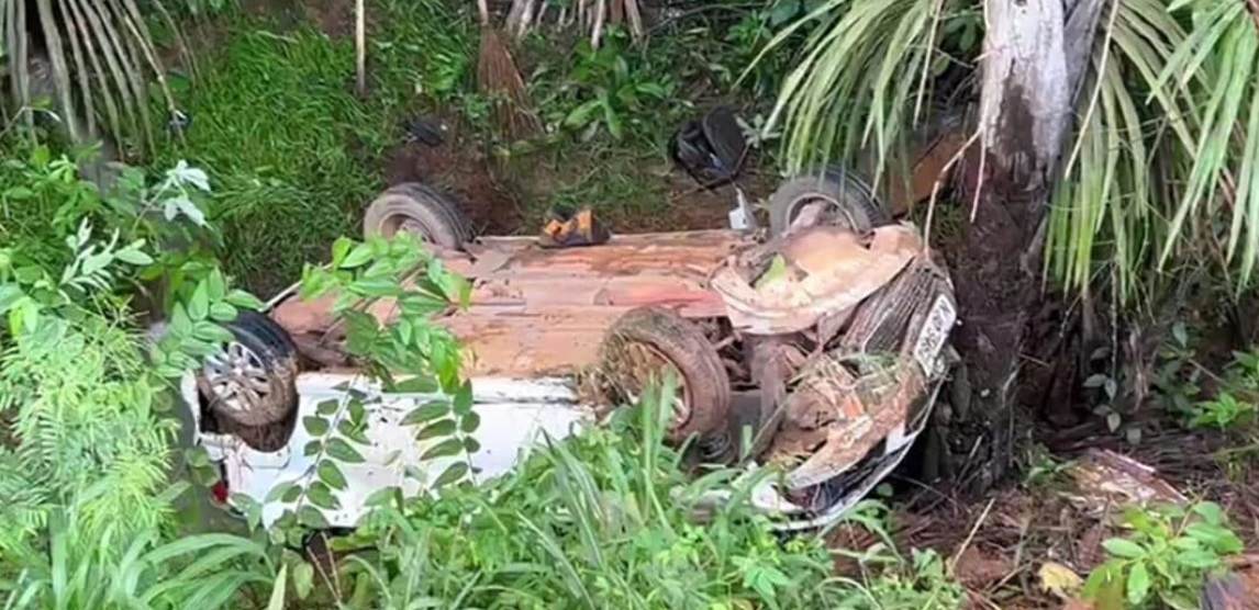 Carro capota na BR-163 entre Sinop-Itaúba e uma pessoa morre