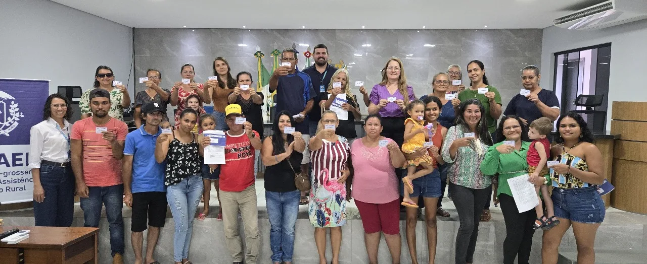 Agricultura familiar de Novo Mundo recebe novo impulso com entrega de cartões do FUNDAAF