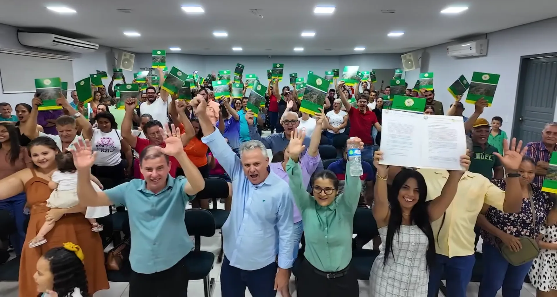 Prefeitura de Novo Mundo oficializa posse de imóveis e garante segurança jurídica a 250 famílias