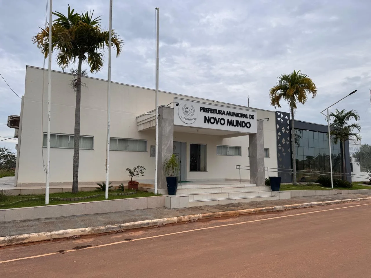 Prefeitura de Novo Mundo realiza entrega histórica de títulos de regularização fundiária urbana