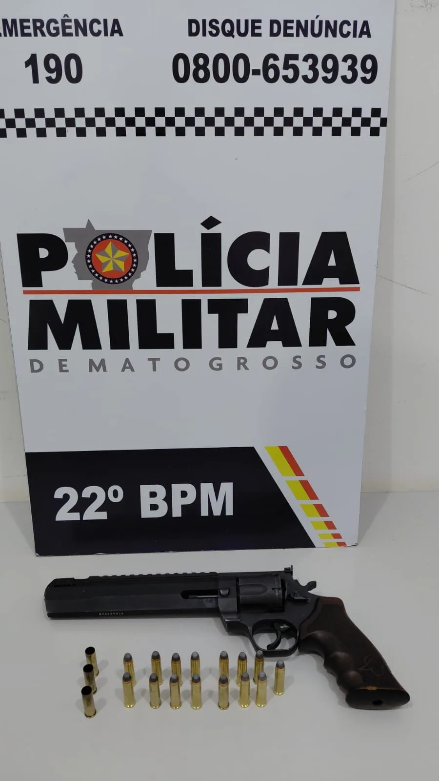 TIRO EM VIA PÚBLICA TERMINA EM PRISÃO E APREENSÃO DE ARMA MAGNUM .357
