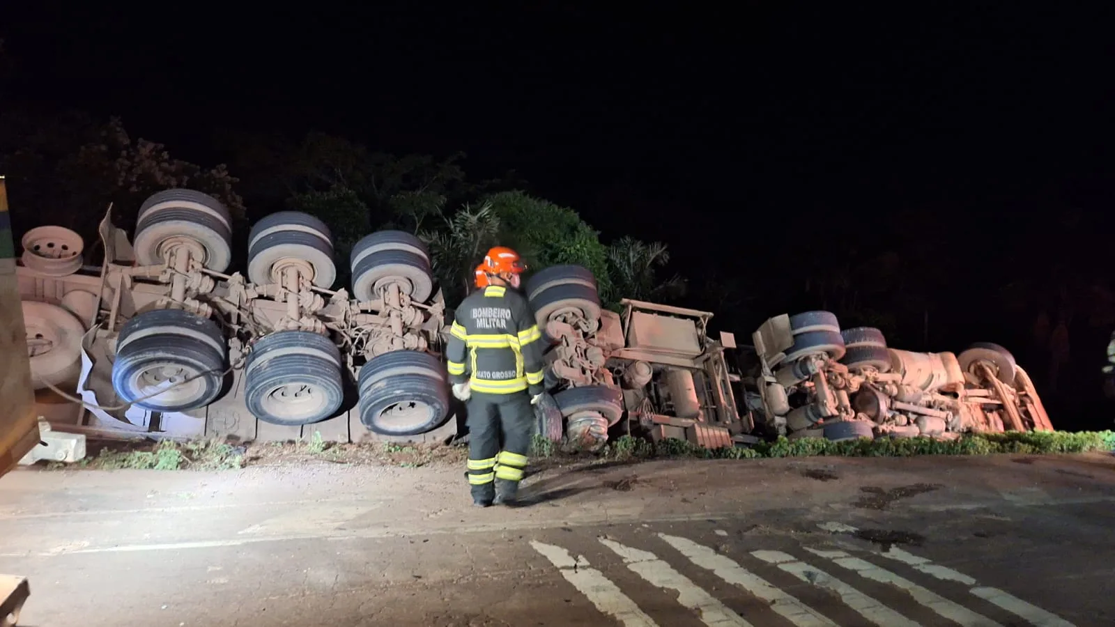 Motorista morre após tombamento de carreta na BR-163 na região da Serra do Cachimbo